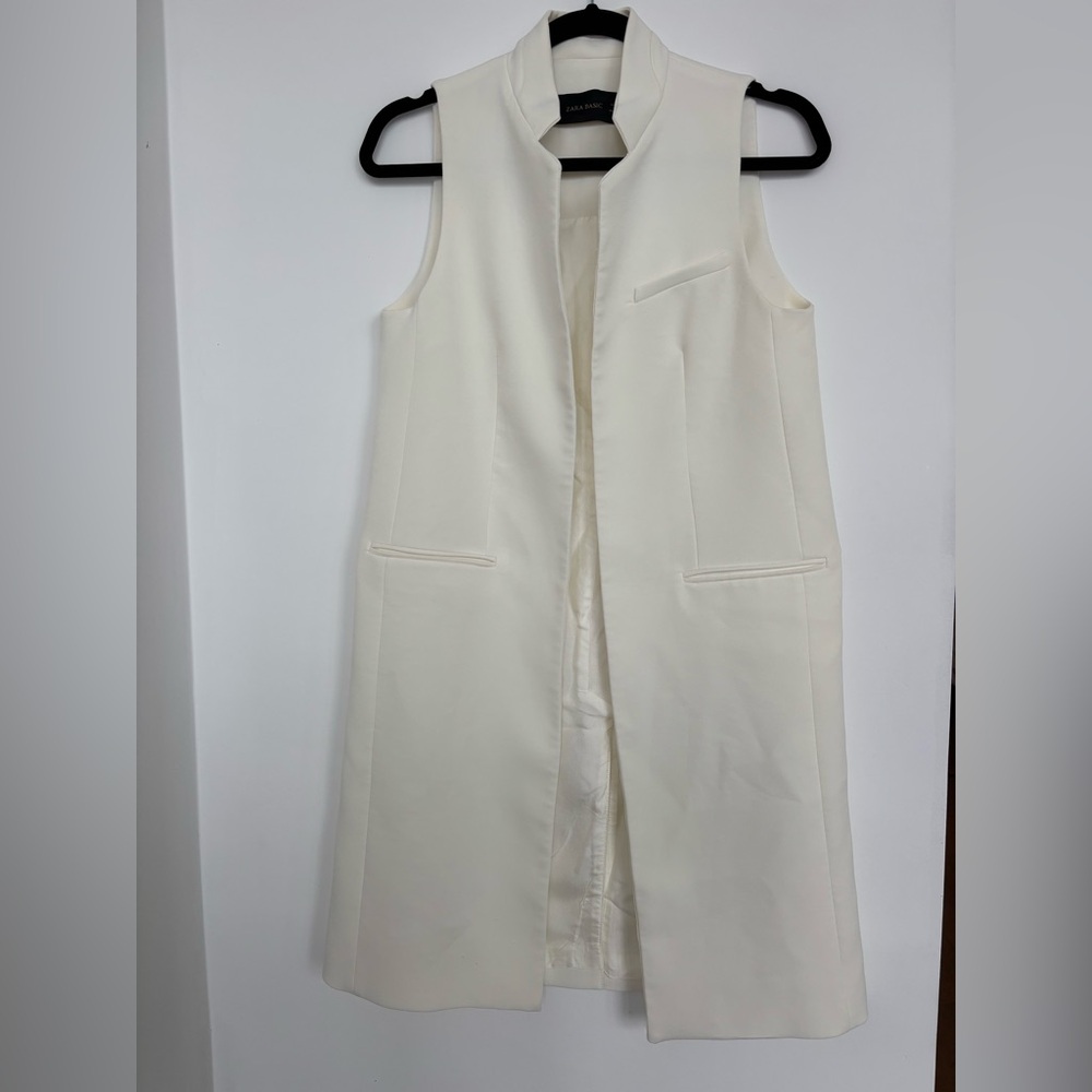 Zara Elegant Sleeveless Overcoat